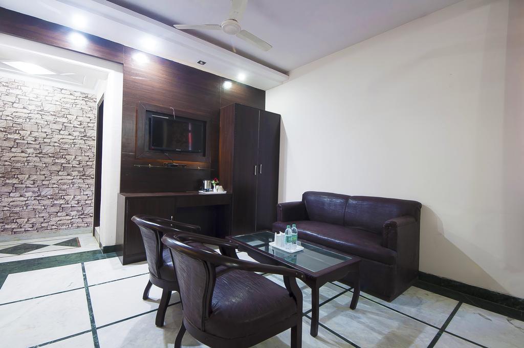 Apra Hotel
